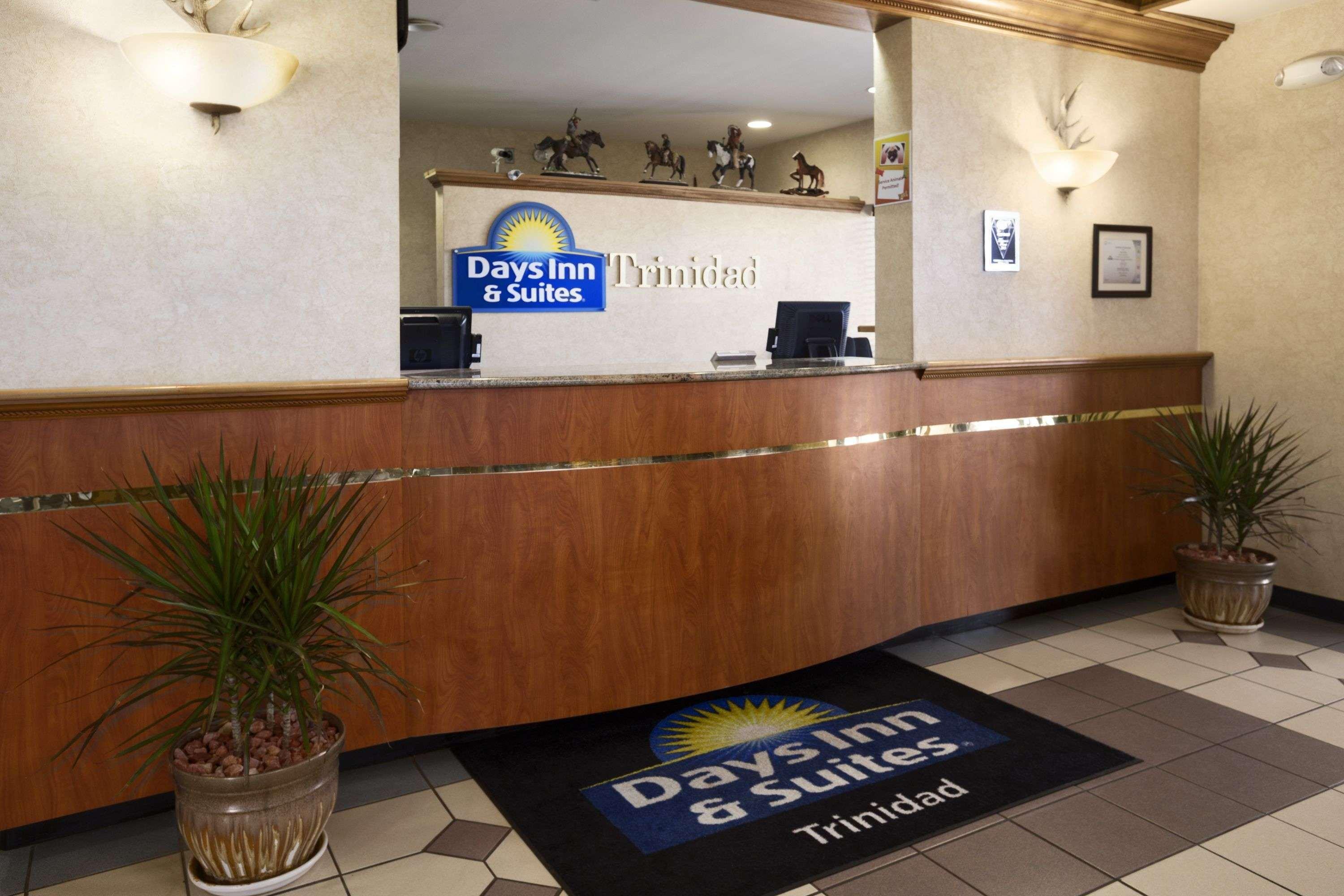 Days Inn & Suites By Wyndham Тринидад Экстерьер фото
