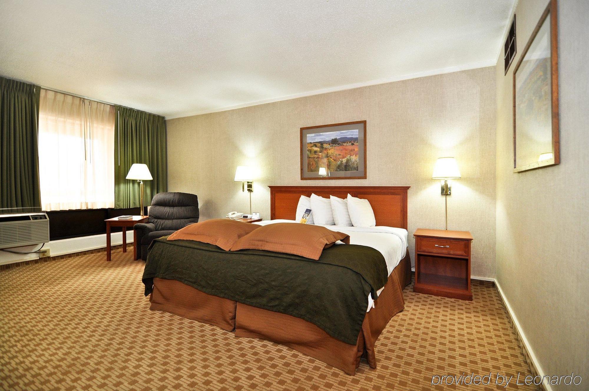 Days Inn & Suites By Wyndham Тринидад Экстерьер фото